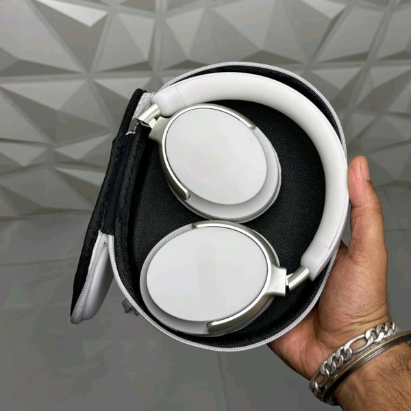 New Wireless Headphones – BT Earphone, Over Ear Headphones With Built-in Mic - Upto 8 Hours Playtime, Heavy Sound And Bass Quality, Perfect For Everyday Use - 1 Month Cybzone Warranty, White