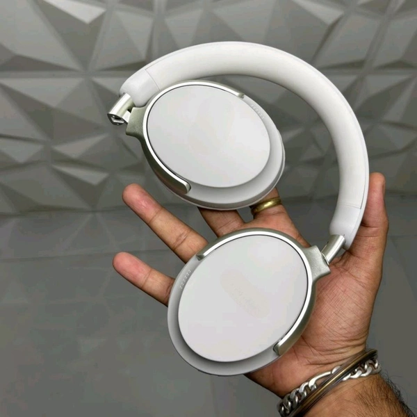 New Wireless Headphones – BT Earphone, Over Ear Headphones With Built-in Mic - Upto 8 Hours Playtime, Heavy Sound And Bass Quality, Perfect For Everyday Use - 1 Month Cybzone Warranty, White