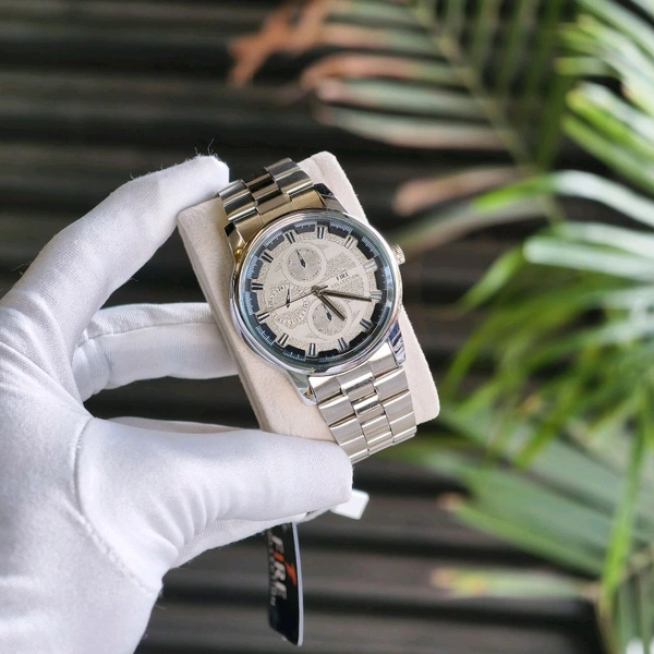 Fire Analog Quartz Movement Watch With High Quality Strap Best finishing Body & Case - SRF1