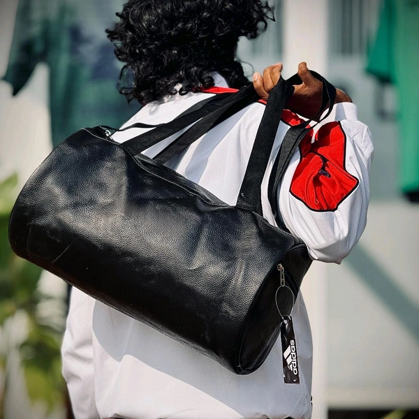 New Travel Duffle Bag Sports Gym Shoulder Handbag for Men Outdoor Weekend Bag for Women with Shoe Compartment Luggage Bag - Black