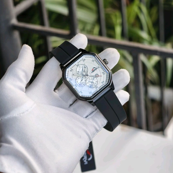 Most Demanded Heryl Analog Quartz Movement Watch With High Quality Strap Best finishing Body & Case - SRB4