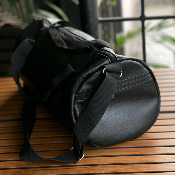 New Travel Duffle Bag Sports Gym Shoulder Handbag for Men Outdoor Weekend Bag for Women with Shoe Compartment Luggage Bag - Black