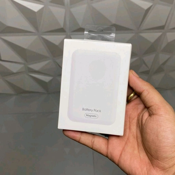 Magnetic Wireless Charger, 5000mAh Fast Charging Power Bank, Charging Animation, It Is Compatible With IPhone 16, 15, 14, 13, 12 Series Smartphones And Android Phones - 1 Month Cybzone Warranty