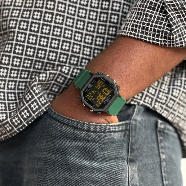 New Forest Digital Watch With High Quality Strap Best finishing Body & Case, LCD Backlight Alarm Clock with Date & Time Display, Non-Rechargeable Button Battery, Digital Timepiece Youth Fashion Watch - Green