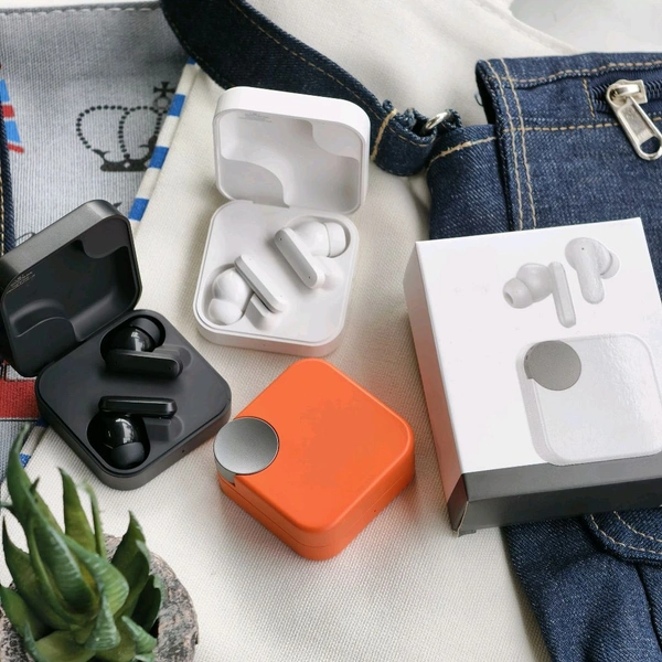 New Wireless Earphone With Call Time Upto 5 Hour | High Sound Quality And Mic Quality - Orange