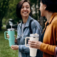 Stainless Steel Vacuum Insulated Tumbler With Lid, Handle, And Straw For Water, Coffee Mug, Iced Tea, Keeps Drinks Cold For 24 Hours Or Hot, Car cupholder, (Approx 1200 Ml)