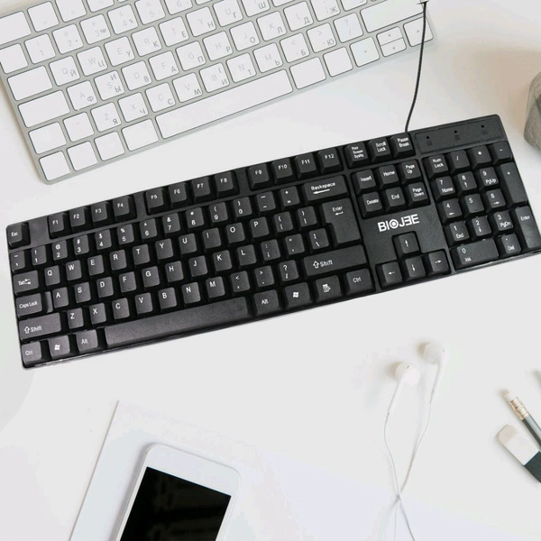 USB Keyboard 104 Keys, Ergonomic Portable Typewriter Keyboard for Home Office, Plug and Play (1 Pc)