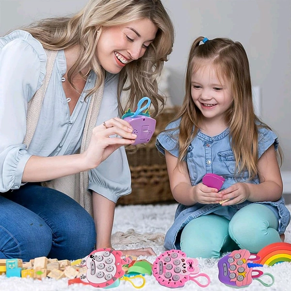Mini Game Keychain, hack a Mole Memory Game, Light Up Game Sensory Toys, Mini Push Bubbles Game with Keychain & Music Game, Multiple Game Modes Fast Push Game Toddler Toys for 3+ Years (1 Pc)