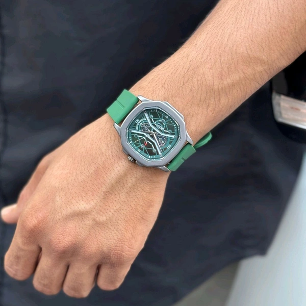 V7 Analog Quartz Watch – Crafted for Style, Built for Everyday - Green