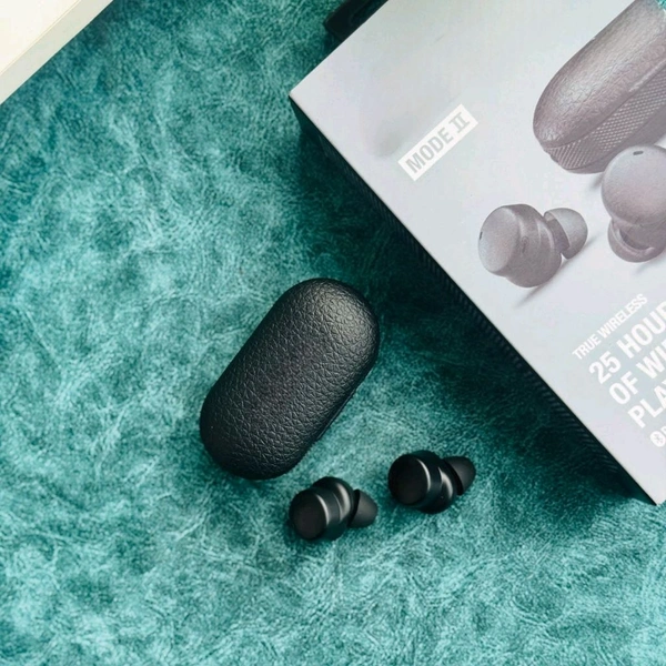 2025 Wireless Earbuds – Signature Sound & Long Battery Life - Black