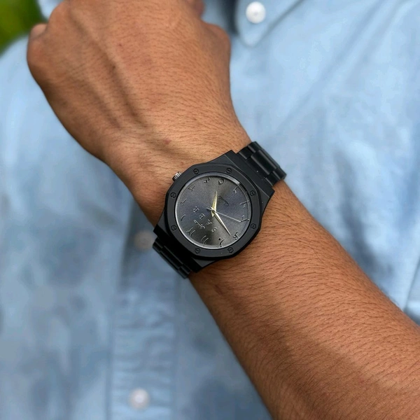Sabr Original Quartz Movement Watch with Arabic Numerals, Suitable As a Gift for Business Meetings, Valentine'S Day, Or Birthdays. - SRB5