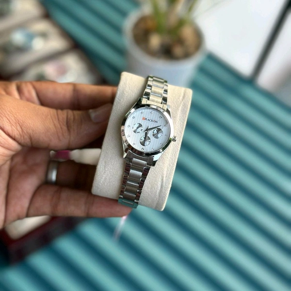 Trackon Budget Analog Quartz Watch – Premium Style at a Budget Price - SRD4