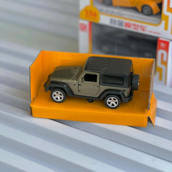 Premium Diecast Alloy Toy Car – Metal Body, Openable Doors, Premium Model for Kids & Collectors - Green