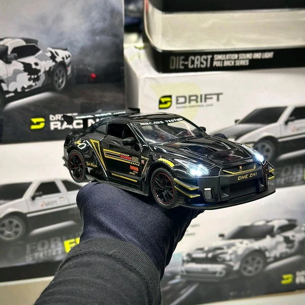 1:32 GT-R Diecast Collectors Model – Diecast Model With Lights & Opening Doors - Black