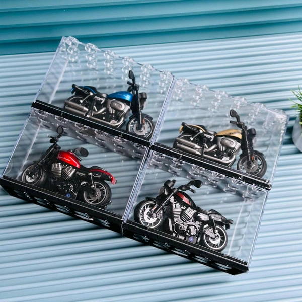Premium Diecast Motorcycle Model – 1:18 Scale | Collector Edition - Red
