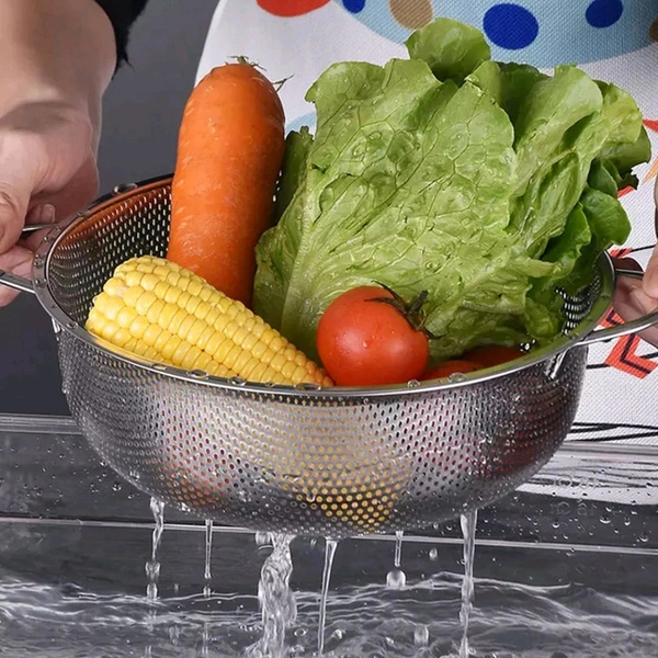 Stainless Steel Colander with Handle, Large Metal Mesh Basket Strainer for Pasta, Spaghetti, Berry, Veggies, Fruits, Kitchen Food Colander, Safe (1 pc / 25.5 cm)