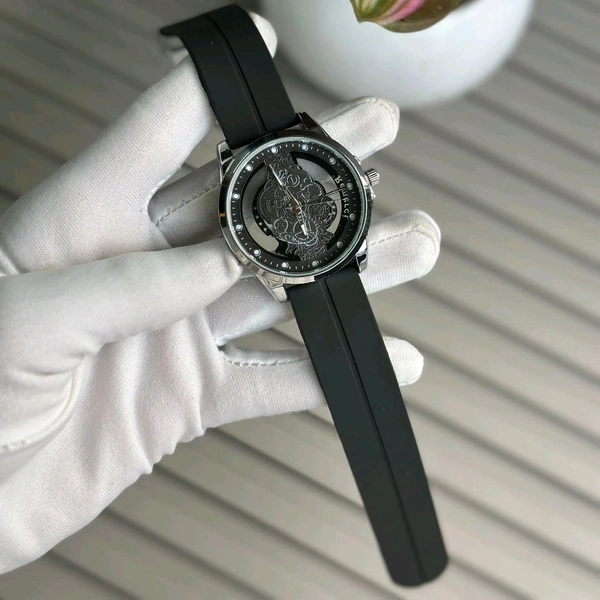 Skeleton Gear Dial Watch – Quartz Analog Wristwatch with Transparent Dial & Silicone Strap for Men and Women
 - Black