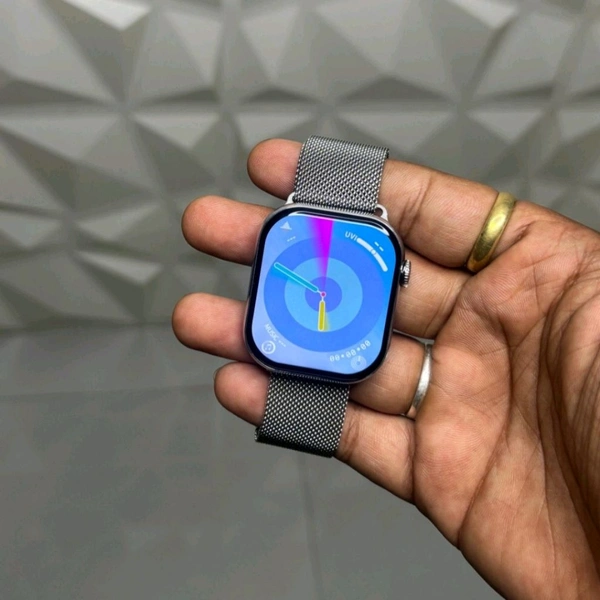 Hello Plum H16 Smartwatch – 1GB Storage, Smooth 60Hz Display, Always-On, TWS Connectivity - Silver, 1 Month Cybzone Warranty