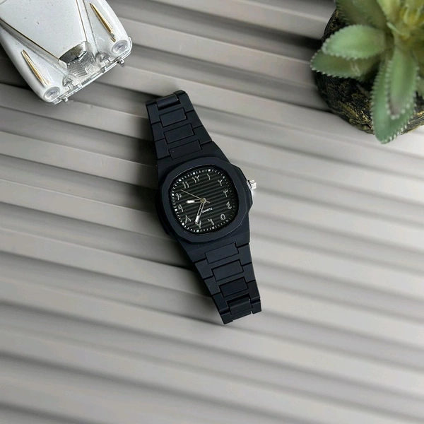 Arabic Dial Minimal Watch – Luxury-Inspired Design - Black
