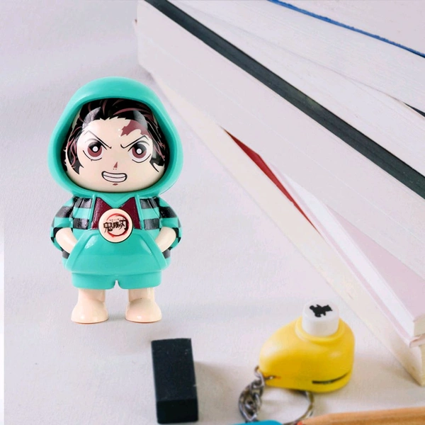 Cartoon Character Design Cute Action Figure Keychain – Cartoon-Inspired PVC Miniature Toy Keyring with Mixed Facial Expressions and Hooded Outfit