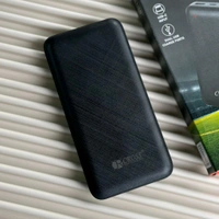 Cross 10000mAh Portable Power Bank – Compact. Durable. Smart.
