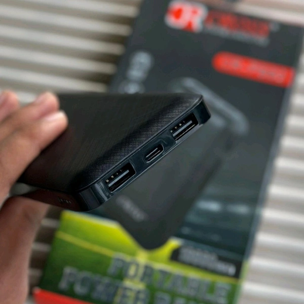 Cross 10000mAh Portable Power Bank – Compact. Durable. Smart.
