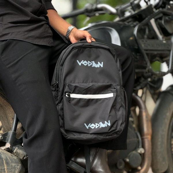 VEDAN Streetwear Backpack – Trendy Black Casual & Travel Bag