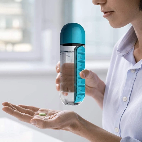 2 in 1 Pill Box Cup, Outdoor Portable Water Bottle with Medicine Box，600ml Portable 7 Days Pill Box Organiser Water Bottle for Camping，Gym, School, Office, Travel