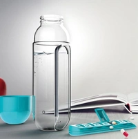 2 in 1 Pill Box Cup, Outdoor Portable Water Bottle with Medicine Box，600ml Portable 7 Days Pill Box Organiser Water Bottle for Camping，Gym, School, Office, Travel