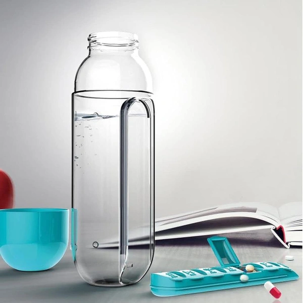 2 in 1 Pill Box Cup, Outdoor Portable Water Bottle with Medicine Box，600ml Portable 7 Days Pill Box Organiser Water Bottle for Camping，Gym, School, Office, Travel