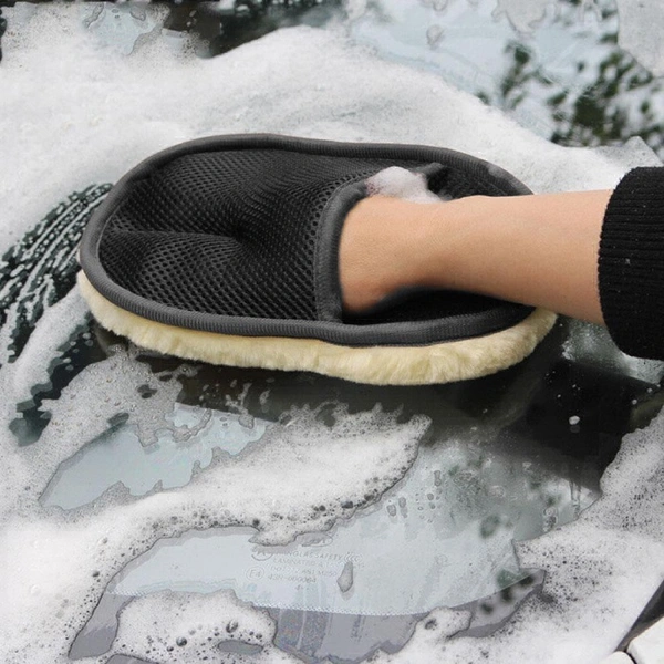 Bear Paw Plush Cleaning Gloves (Random Color) - Pack Of 1