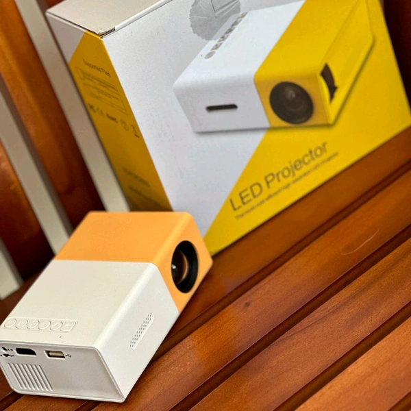 Mini Projector, Portable Movie Projector, Smart Home Projector - 320p
