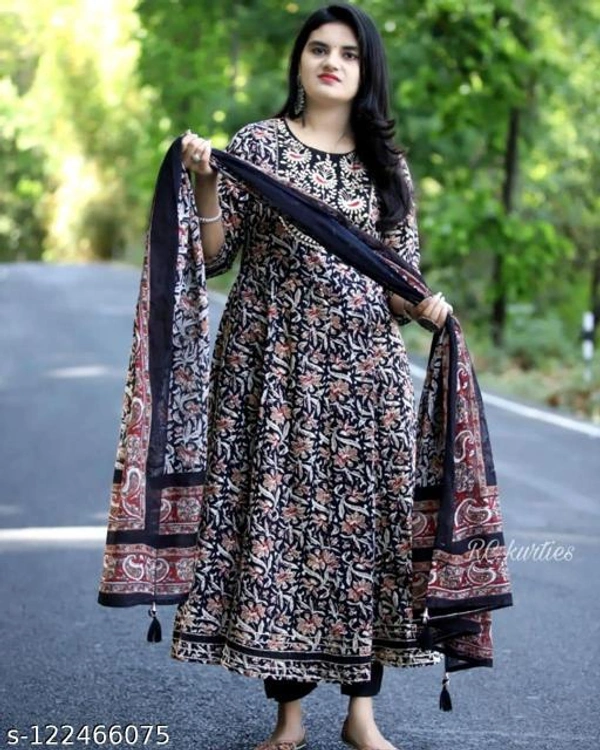 Chitrarekha Graceful Women Kurta Sets - Black, M