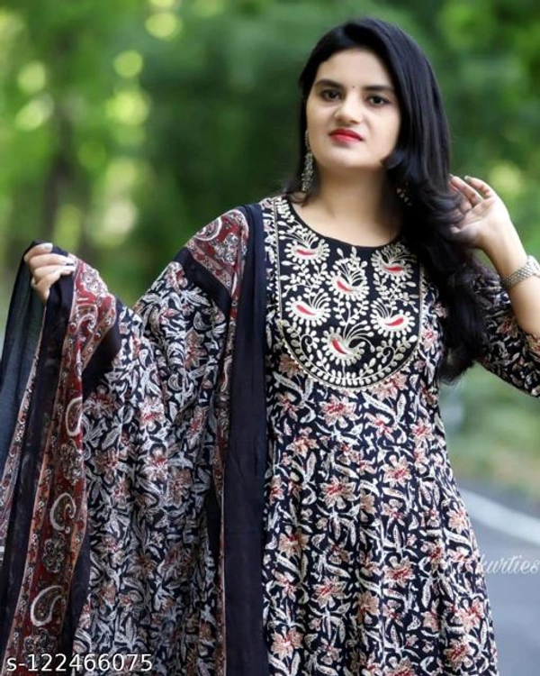 Chitrarekha Graceful Women Kurta Sets - Black, XL