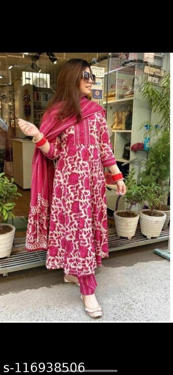 Chitrarekha Petite Women Dupatta Sets - M