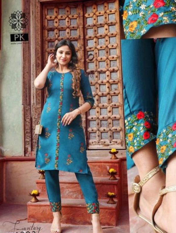Superior Women's Kurta Set - blue and white, XL
