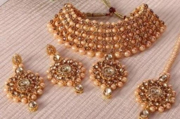 Shimmering Elegant Jewellery Sets - Gold, Free Size, Necklace Earrings Mangtika