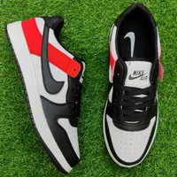 Dunk Red Black Toe - UK 6