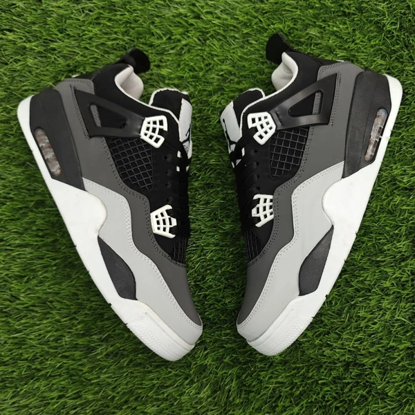 Retro 4 fear pack - UK 7