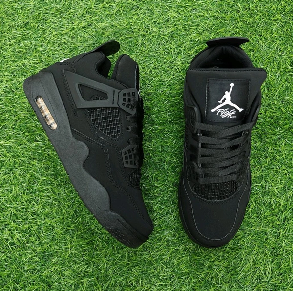 Retro 4 black cat - UK 6