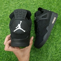Retro 4 black cat - UK 6