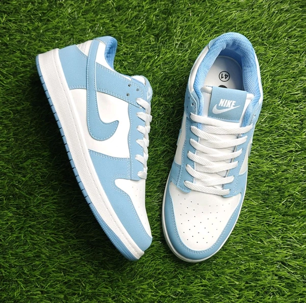 Blue low dunks - UK 10
