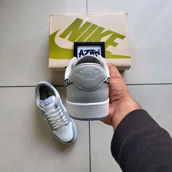 JORDAN LOW DIOR - UK 9