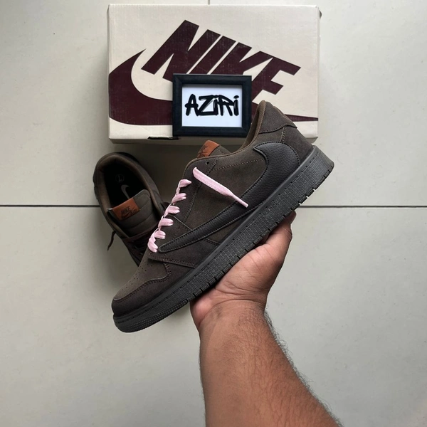 TRAVIS SCOTT VELVET BROWN - UK 6