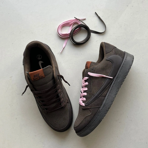 TRAVIS SCOTT VELVET BROWN - UK 10