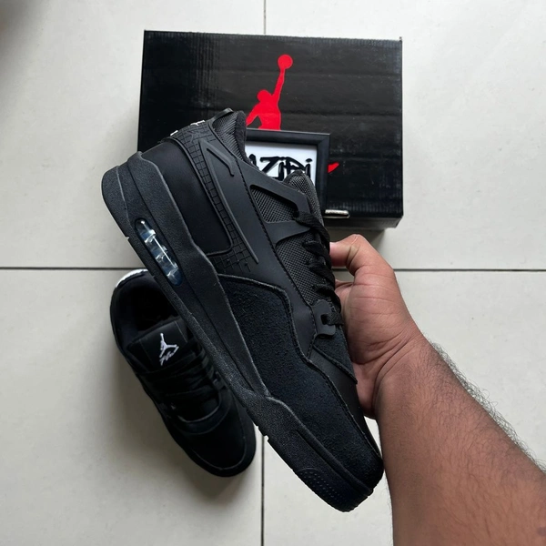 RETRO 4 BLACK CAT RM - UK 10