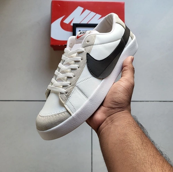 BLAZER LOW '77 JUMBO WHITE - UK 6