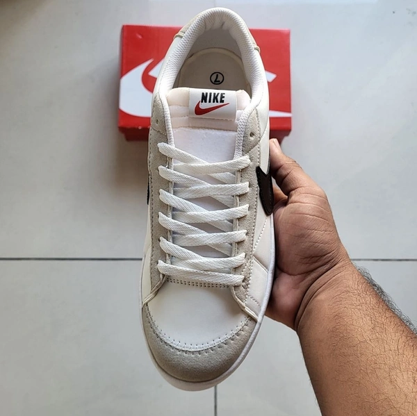 BLAZER LOW '77 JUMBO WHITE - UK 6