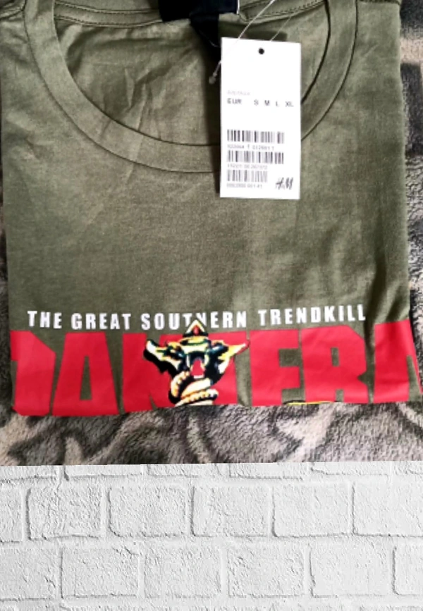 H&M Back printed(Panther)Tee - M, 🍈