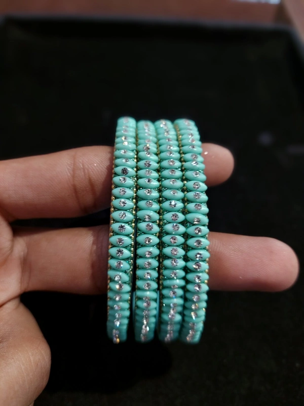 BANGLES 4PC - 2.4 2.6 2.8